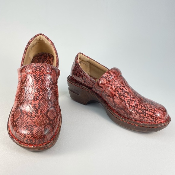 Like New Snakeskin Print Clogs B.O.C. Red Pink Brown 8 Slip-ons Nurse Work - Picture 1 of 12